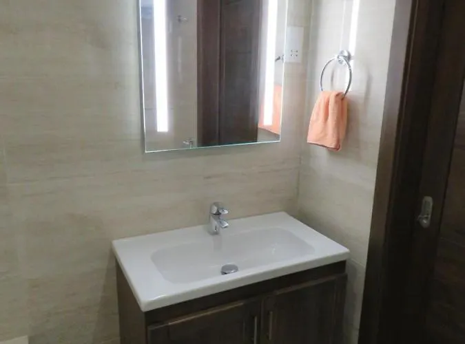 Aquamarine Sea Front - Second Floor Apartament *