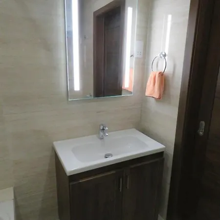 Aquamarine Sea Front - Second Floor Апартаменты *