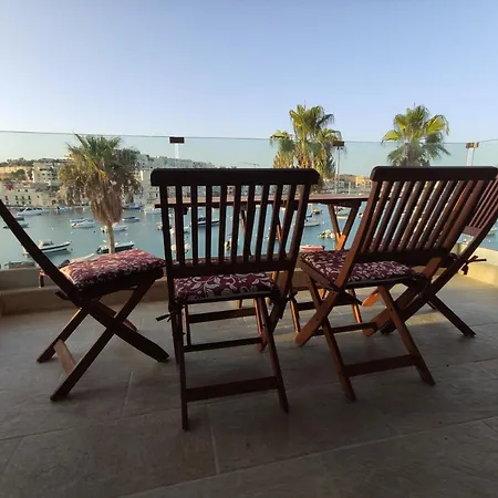 Апартаменты Aquamarine Sea Front - Second Floor *