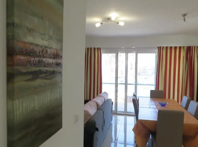 Aquamarine Sea Front - Second Floor Apartamento